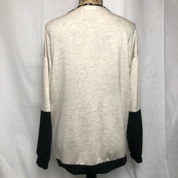 Color Block Cheetah Knit Top - Picture 4 of 7